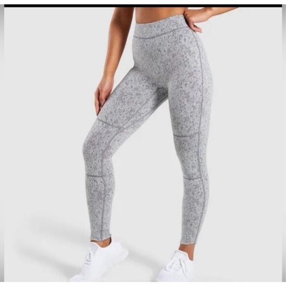 Gymshark Fleur Textured Sports Bra & Leggings Set Size XSmall - Picture 2 of 15